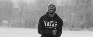Victus Yell Black & White